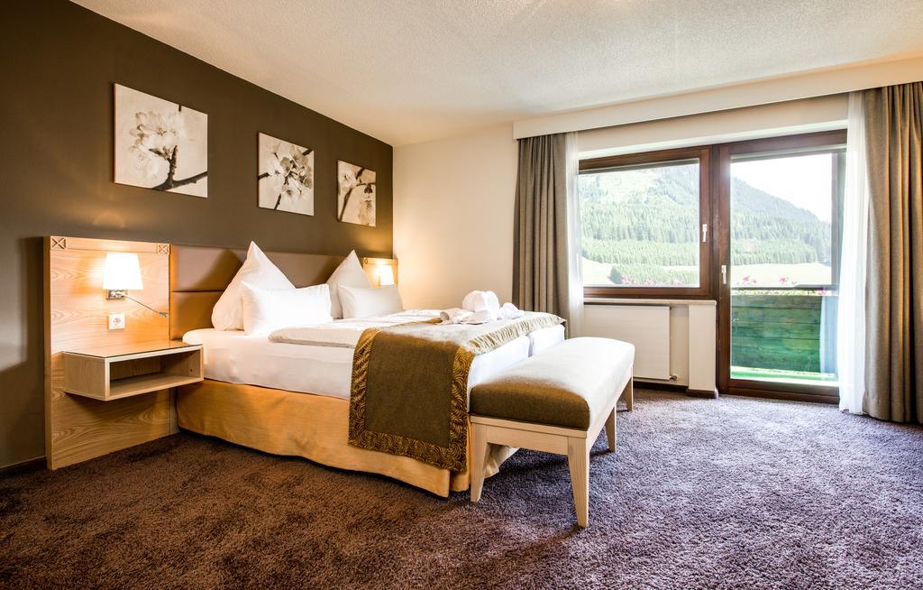 Hotel Witt Berwang Exteriör bild